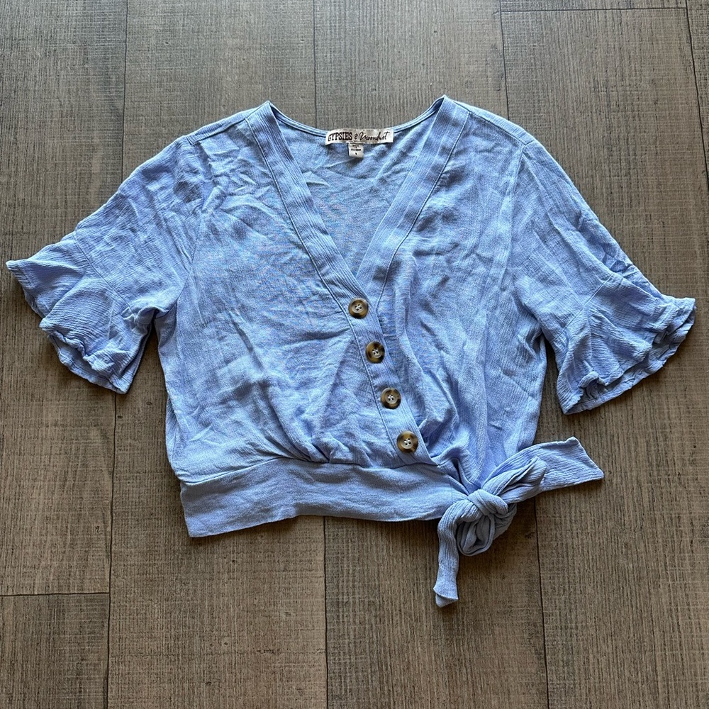 Cropped blue button detail top size S
